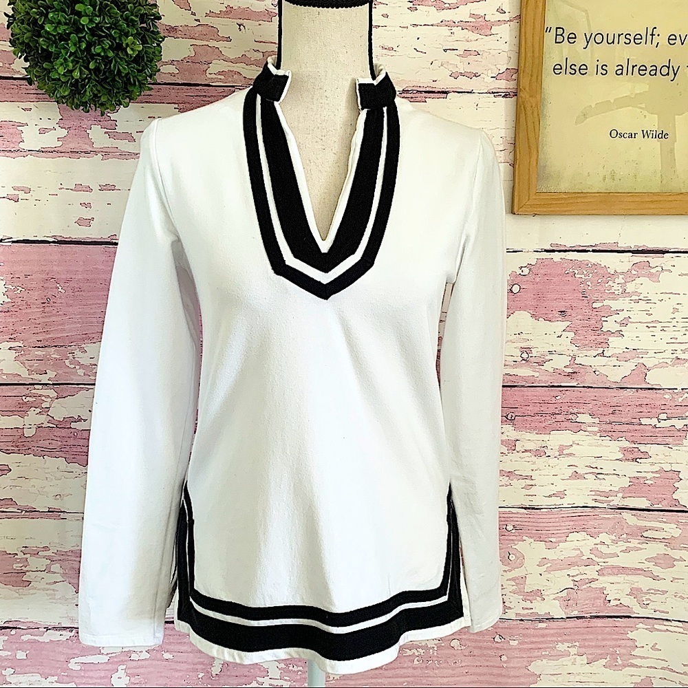 MICHAEL KORS White Black Striped V-neck long sleeve Top Tee size Petite